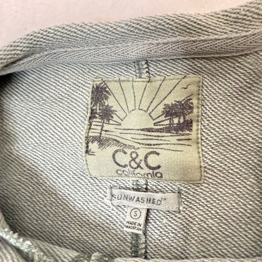 C&C California Light Gray Sunwashed Top - Picture 2 of 3